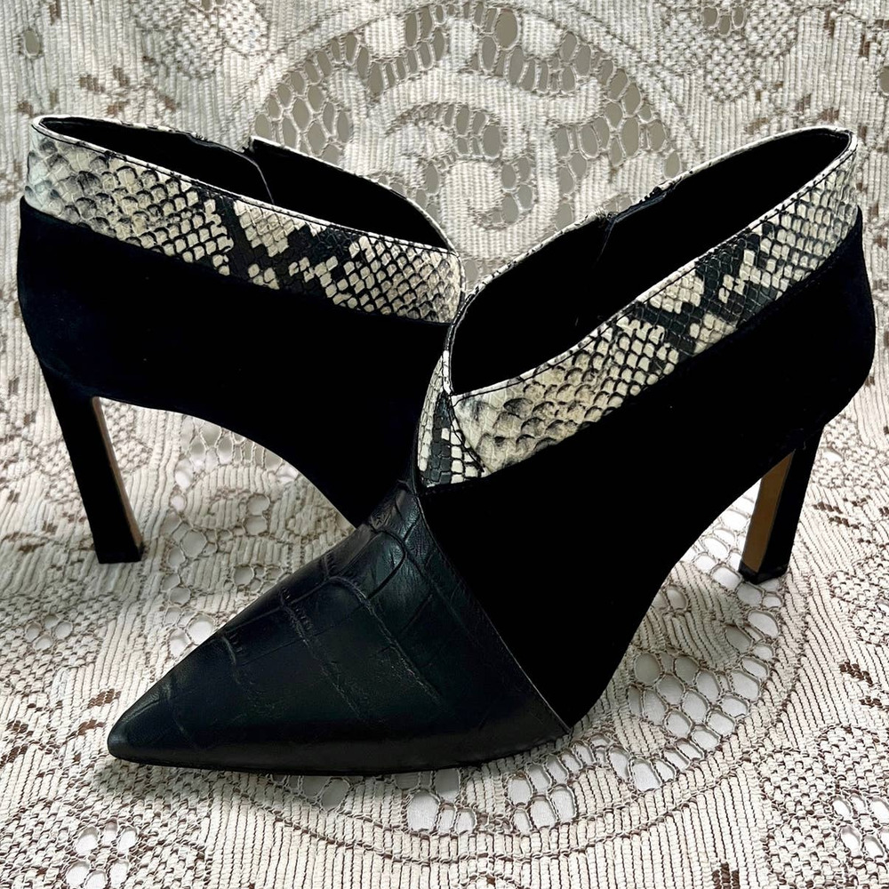 Vince Camuto Women's 8.5 Sempren Suede Leather Ankle Bootie Black White Heel